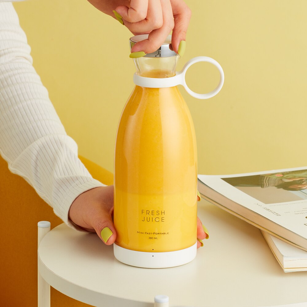 Discreet Portable Blender/Bottle with Charging Pad